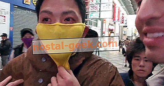Streamer Menemukan Pria Jepang Mengenakan Celana Dalam Di Wajah Mereka Untuk Melindungi Dari Coronavirus